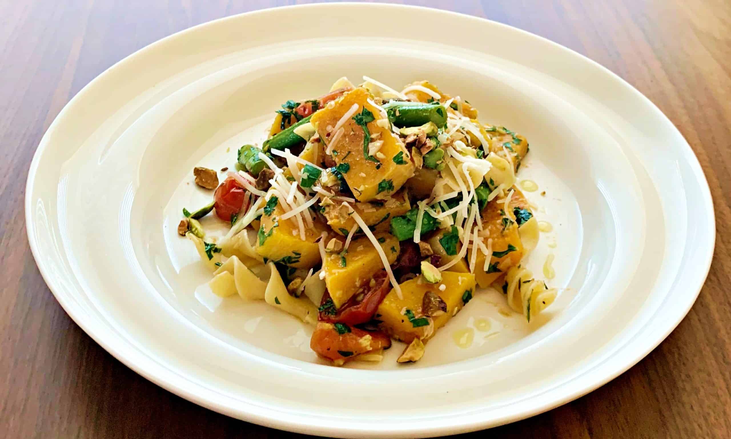 Pasta-con-vegetales-de-invierno